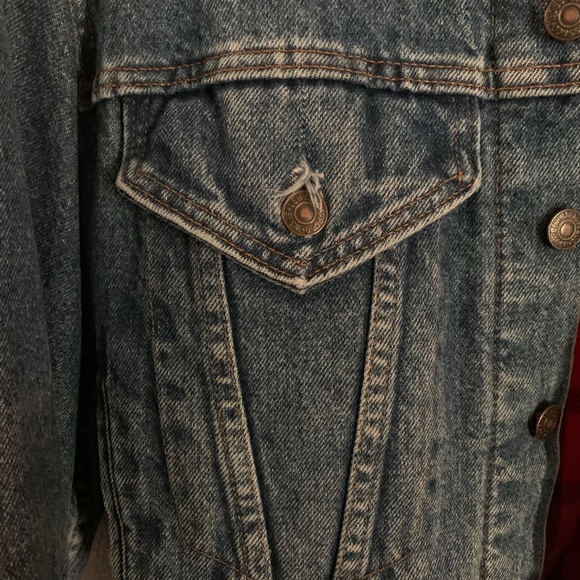 Levi’s Jacket with red flannel - Picture 2 of 4